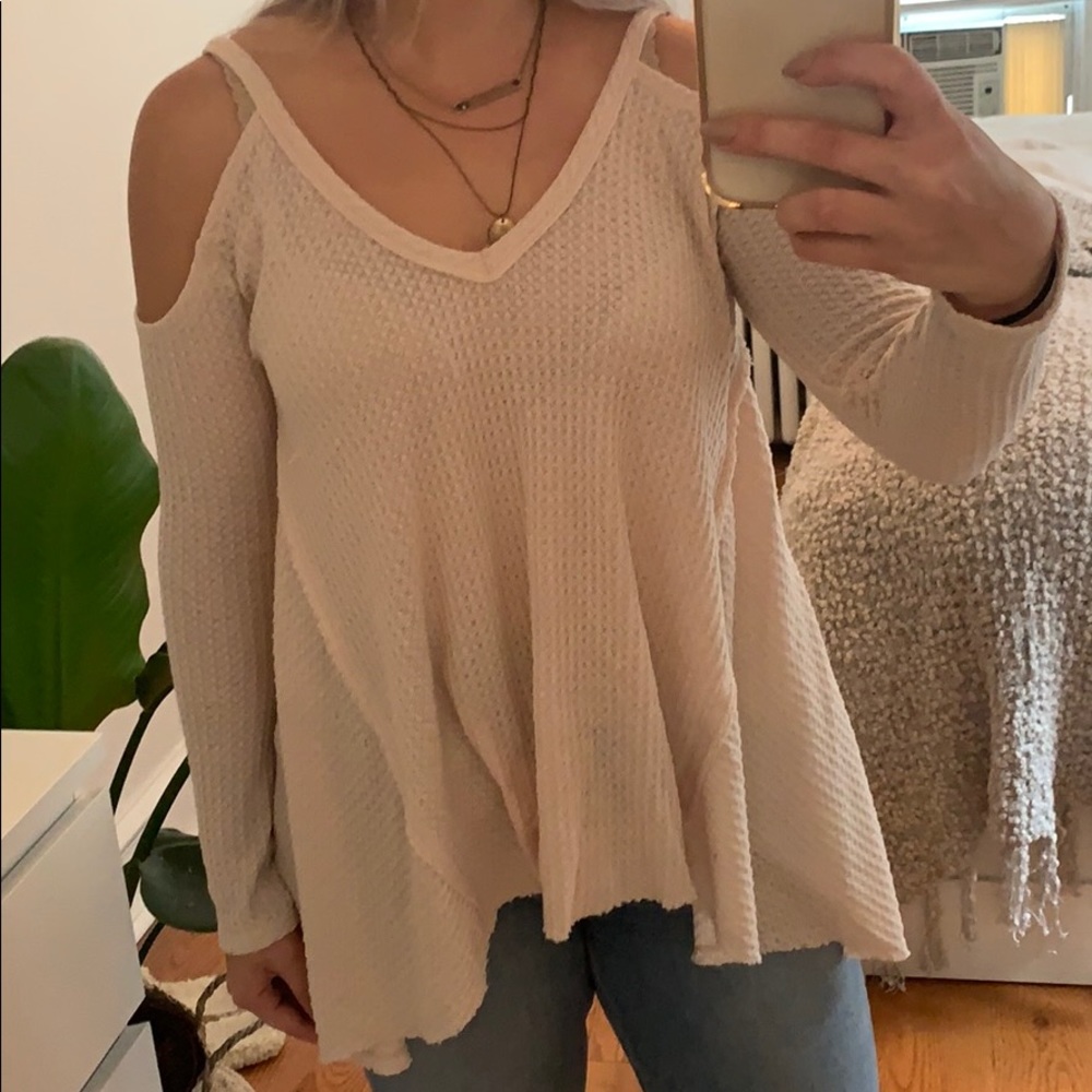 Cold shoulder long sleeve top